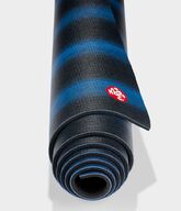 Manduka Prolite® Yoga Mat 4.7mm -joogamatto (Black Blue CF)